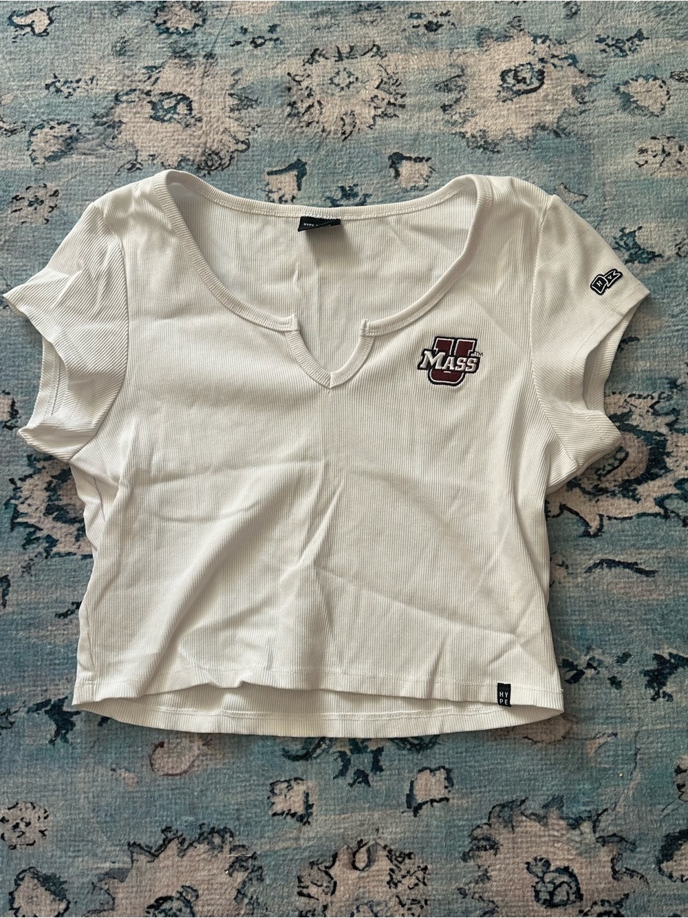 Hype & Vice UMass White Ribbed V-Neck Crop Top Size XL